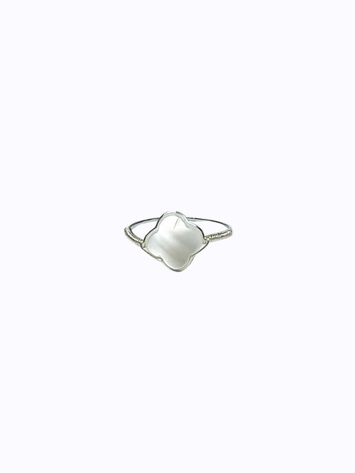 Clover | Mother of Pearl Ring